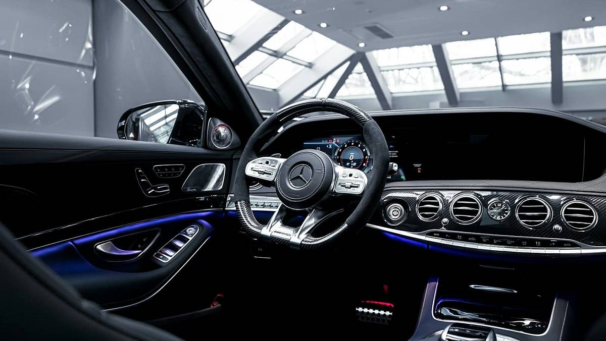 Tohle v inzerátu nenajdete. Auto po kuřákovi zůstává toxické i po letech