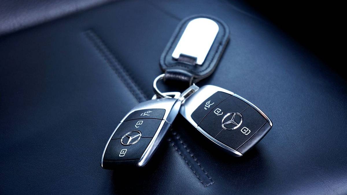 Co se stane, když tlačítko na klíčcích auta stisknete více než 5 vteřin: 90 % Čechů o této užitečné funkci nikdy neslyšela
