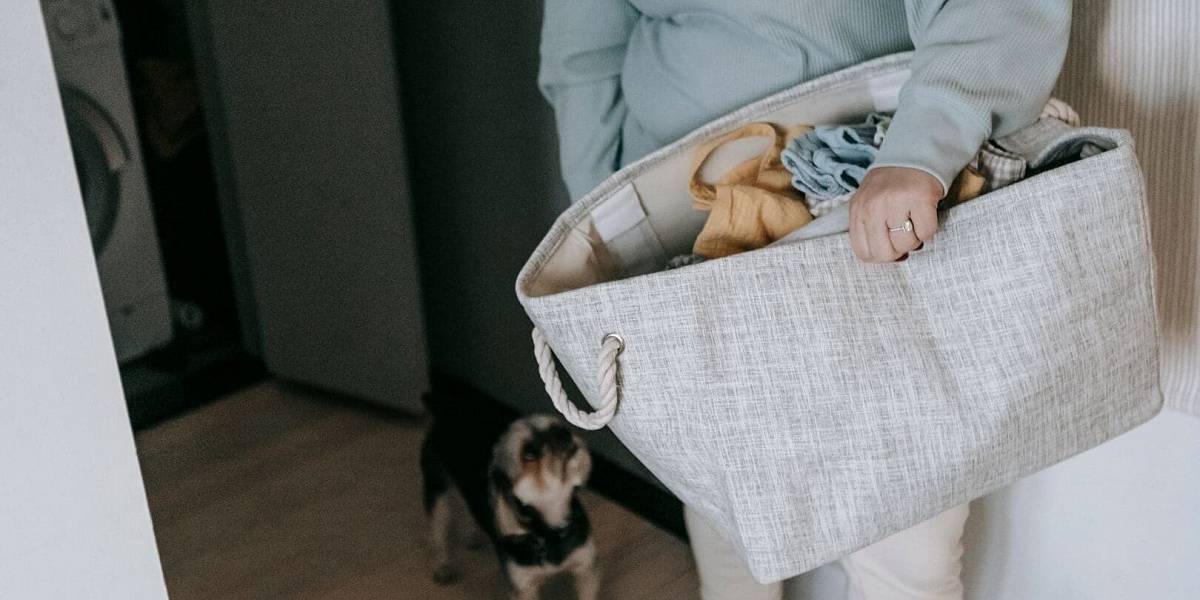 Češi vyhazují z koupelen koše na prádlo. Zamilovali se do jednoduchého řešení, které ušetří spoustu místa
