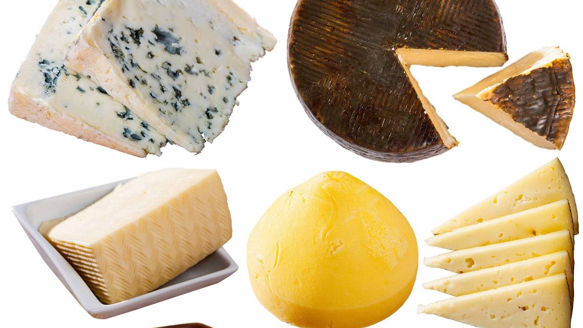 Jak jsme jedli zakázanou delikatesu: Tak prohnilý sýr, že vám jde naproti a červi vám skáčou do očí!