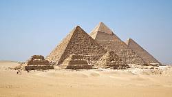 Důkazy podporující teorii, že pyramidy v Gíze nepostavili Egypťané, jsou stále přesvědčivější