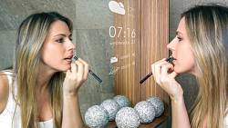 Zrcadlo s umělou inteligencí je tu. Každé ráno vám ukáže víc, než byste možná chtěli