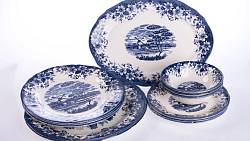 Babiččin obyčejný porcelán dnes stojí jako nový byt. Podívejte se do skříněk