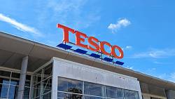 Akční leták Tesco: Nejlepší slevy v Tescu od 25. června: Levné maso, zmrzliny i LEGO kampaň až −57 %