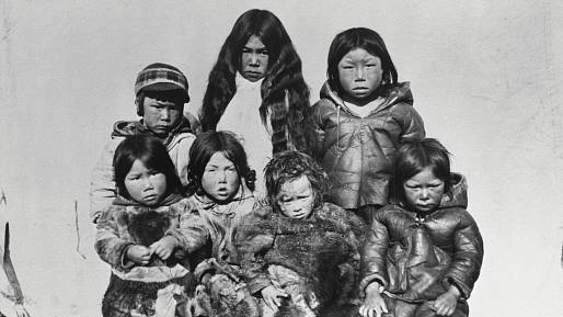 Inuitské děti nebyly pojmenovávány podle pohlaví. Byly jménem provázány s rodinnými kořeny více, než bychom očekávali