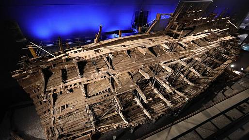Okolo záhadného potopení lodi Mary Rose dodnes koluje řada teorií. Tajemství odhaluje nový dokument