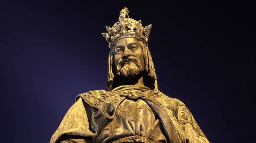 Rok 1350 se Karlovi IV. málem stal osudným. Přežil jen díky mistrnému zásahu středověkého chirurga﻿