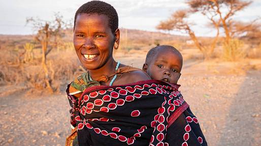 Ve 3 měsících sedí, v 6 stojí a v 9 chodí. Raketový vývoj kojenců z afrických kmenů je podmíněn důležitým reflexem