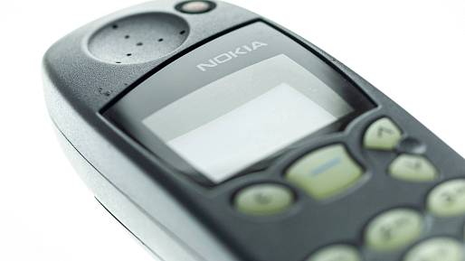 Kvíz: Poznáte mobilní telefony z 90. let aneb Jak se psala historie