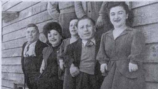 Šťastný život liliputí rodiny Ovitzových zastavila až 2. světová válka a hrůzný doktor Mengele