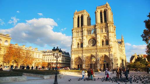 Notre Dame: Podzemí katedrály skrývaly mnohá tajemství, včetně starověké civilizace. Naposledy se našly dva sarkofágy