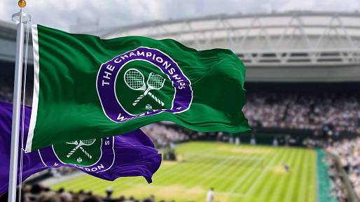Při čekání na operaci vyhrál turnaj, podání rychlejší než pendolino: Wimbledonské rekordy a kuriozity