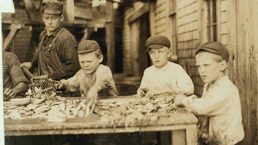 Malí řezači bez prstů: Američtí továrníci dřeli dětskou pracovní sílu z kůže