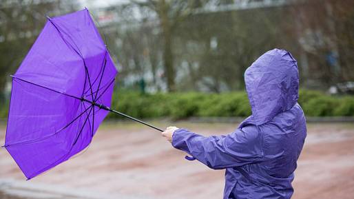Bouře z Atlantiku udeří už za pár dní – meteorologové varují před silným větrem a prudkými dešti