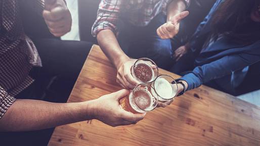 Hospodský kvíz: Tento kvíz oddělí zrno od plev... a ty, co si pletou pivo s limonádou