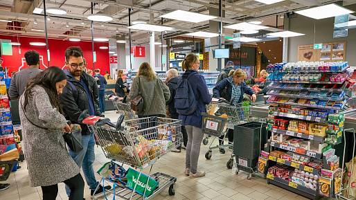 Kaufland to zase udělal a u pokladen se tvoří šílené fronty. Platí jen do zítřka