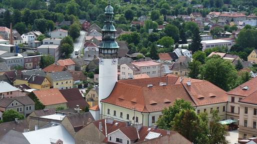 Na západě Čech stojí středověká pevnost, kterou většina Čechů vůbec nezná