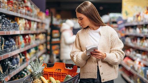 Rozčilení zákazníci se ozývají: Supermarkety manipulují s cenami a tohle nám neříkají
