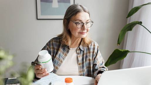 Tohle by měli vědět všichni Češi nejen nad 60. U vitamínů rozhoduje jedna věc