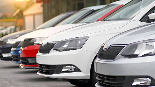 Ojeté auto může být past. Tohle zkontrolujte dřív, než zaplatíte