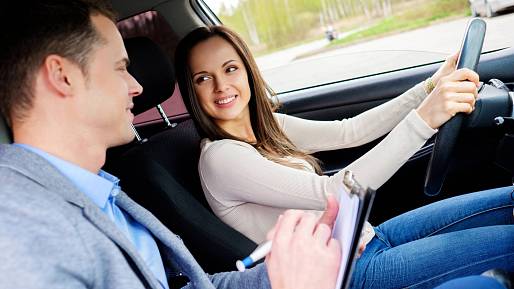 Instruktor se jen chytá za hlavu. Tohle dělá většina žáků v autoškole špatně