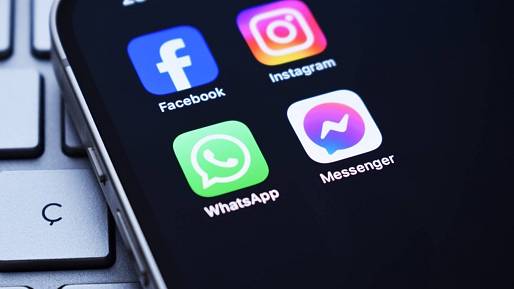 WhatsApp a Messenger vám bude číst vláda a policie. Čeští politici to chtěli ještě přísnější
