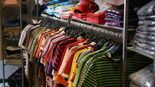 Fast fashion: Zatímco některé značky budují léta svou důvěryhodnost, jiné sází na kvantitu a agresivní marketing