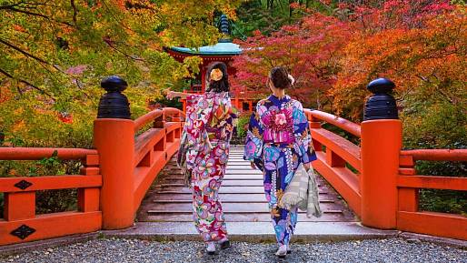 Japonci žijí nejdéle na světě: Podstatnou roli hraje strava. Jejich jídelníček je bohatý na ryby, zeleninu a kvašené potraviny