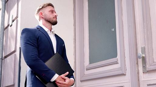 PODVOD:Kontrolujeme vám důchod, ověřujeme informace, otevřete dveře