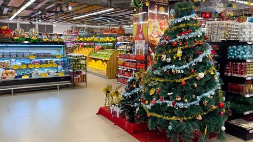 Supermarkety sází na máslo a exotické ovoce