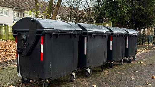 65+ část seniorů nemusí platit za popelnice, většina to vůbec netuší