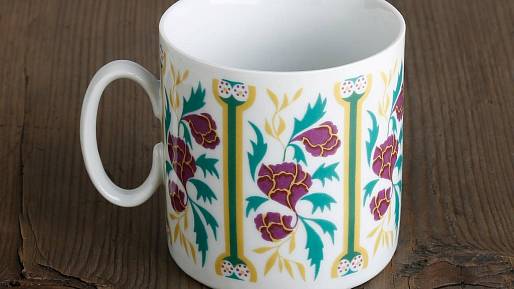 Staré porcelánové hrnky znovu získávají hodnotu: Některé kusy se prodávají za tisíce korun