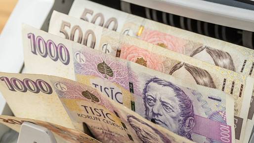 Limit pro hotovost: EU zavádí strop, nad který vám v obchodě bankovky už nevezmou