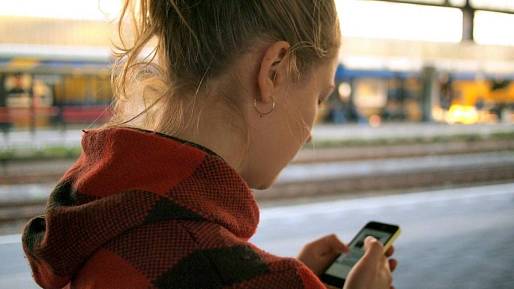 Jak poznáte, že vás aplikace v telefonu špehuje, a jak se tomu bránit