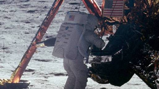 Neil Armstrong chodil jako první po měsíci. Víme o něm ale mnohem víc