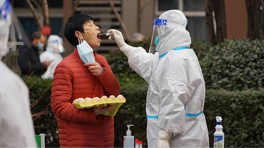 Je pravda, co Čína a ostatní země tvrdí o koronaviru?