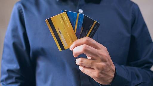 Platební karty s čtyřmístným PINem končí. Vystřídá je něco mnohem lepšího