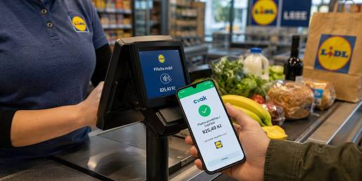 Lidl ohlásil radikální změnu placení. Postupně ji bude zavádět na všech pobočkách v Česku