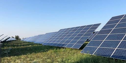 Solární panely končí. Nahradí je zařízení, které čerpá energii přímo ze země