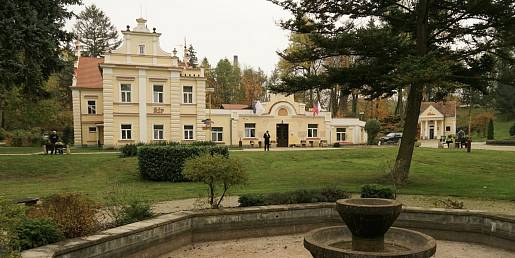 Ani Karlovy Vary, ani Mariánky. Nejkrásnější lázně podzimu 2026 budou jiné a důchodci sem jezdí zdarma
