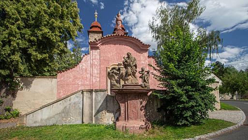 Bazilika v Tismicích: Zapomenutý skvost románské architektury uprostřed Čech
