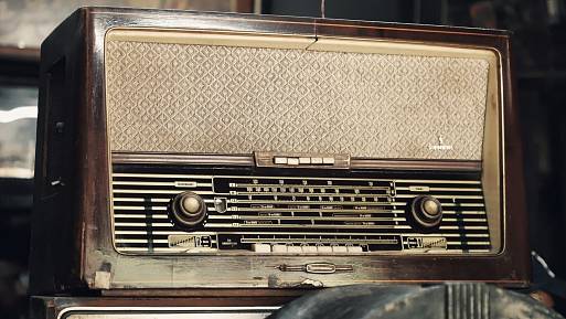 Toto rádio bylo dříve v každé domácnosti. Kdo ho neobouchal, dostane od sběratelů 5 000 Kč