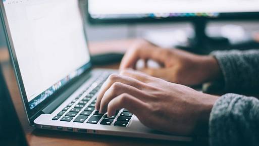 Internet si pamatuje všechno: Jak postupně smazat svou digitální historii