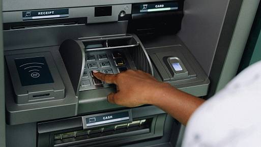 Mýtus o bankomatech: Zadání PINu pozpátku pomoc nepřivolá