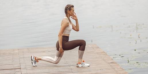Ani posilovna, ani pilates. Břišního tuku se nejlépe zbavíte mnohem příjemnějším druhem pohybu
