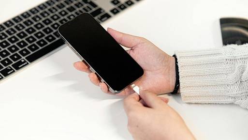 Zapnuté GPS vybíjí baterii v telefonu víc, než si myslíte