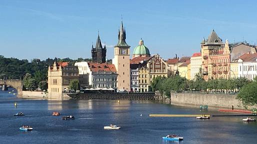 Jak to chodilo ve středověkých lázních, jejichž služby si oblíbili i panovníci