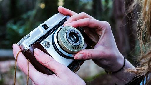 Leica a Hasselblad: Legendární fotoaparáty, které dnes stojí jmění