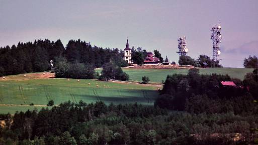 U Dvora Králové našel turista největší zlatý poklad Česka. Teď mu stát vyplatí milionovou odměnu