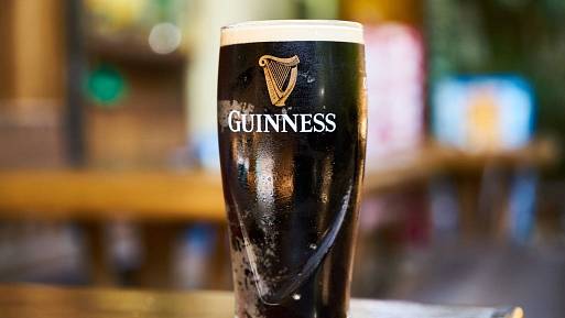 Potápěč našel ve vraku 162 let staré pivo Guinness. Chce ho ochutnat